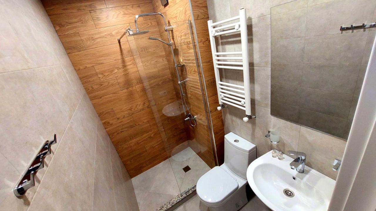 טביליסי Falcon Boutique Hotel מראה חיצוני תמונה