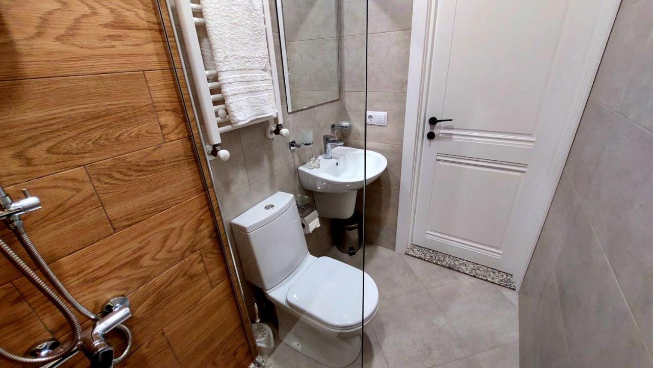 טביליסי Falcon Boutique Hotel מראה חיצוני תמונה