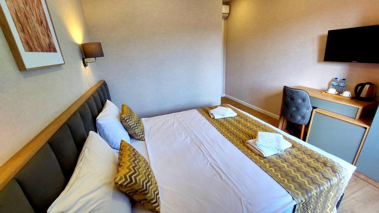 טביליסי Falcon Boutique Hotel מראה חיצוני תמונה