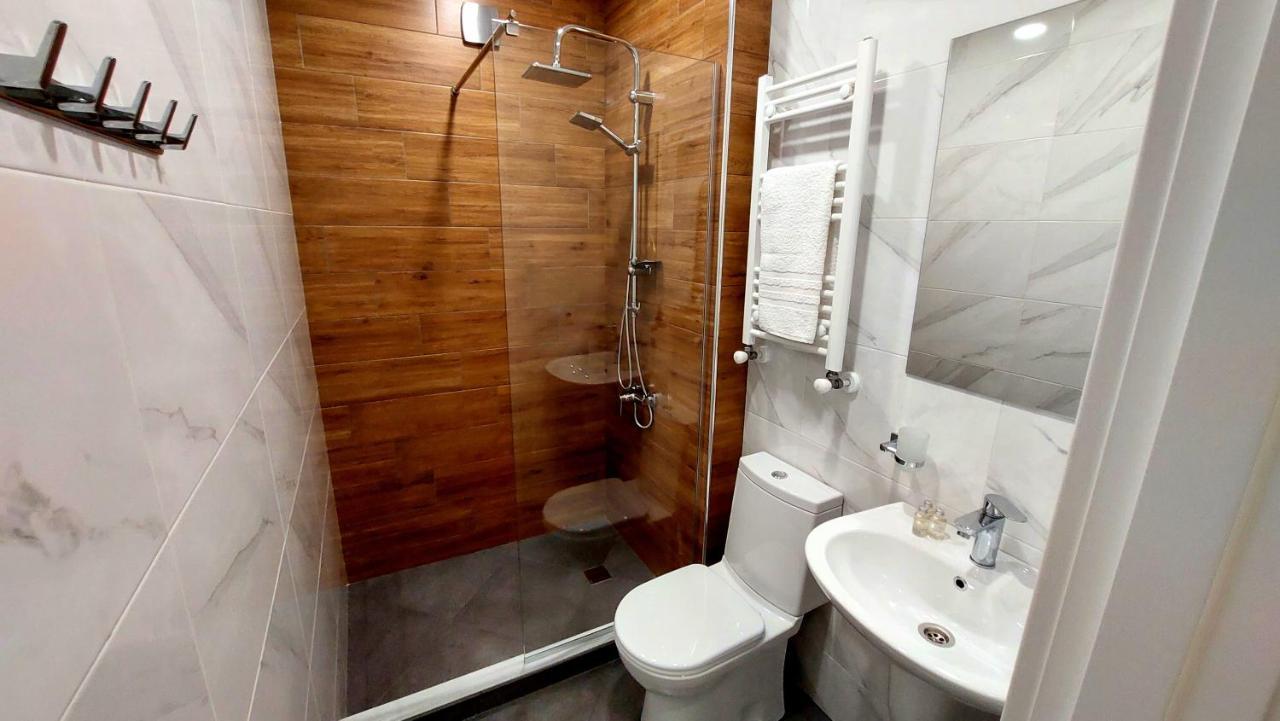 טביליסי Falcon Boutique Hotel מראה חיצוני תמונה