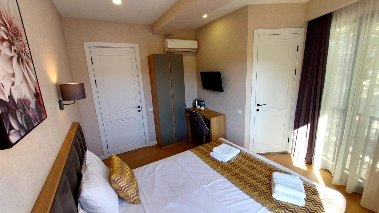 טביליסי Falcon Boutique Hotel מראה חיצוני תמונה